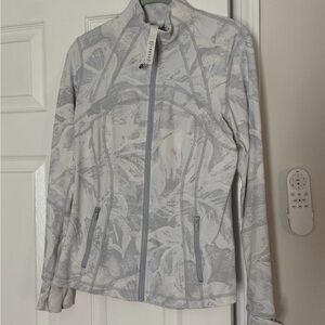 Lululemon Athletica Women's White Patterned Jacket 8